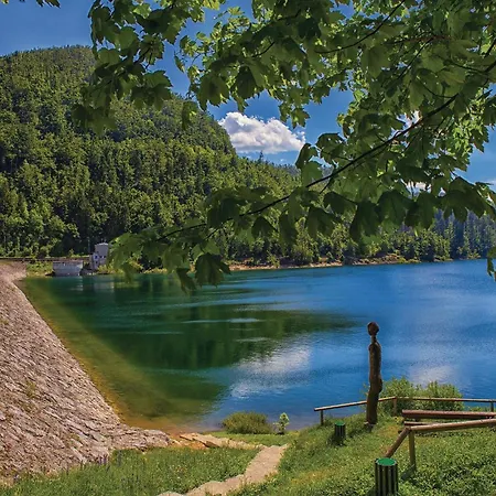 Apartament 3 Bedroom Awesome In