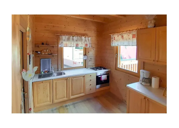 3 Bedroom Awesome In Apartament *