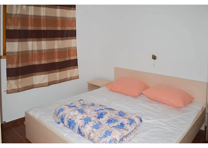 3 Bedroom Awesome In *