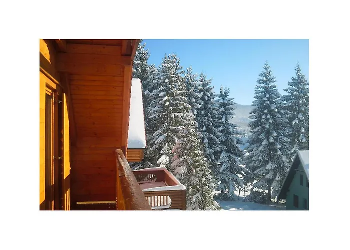 3 Bedroom Awesome In Apartament
